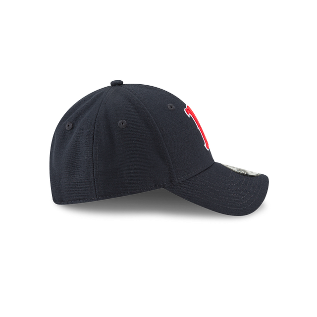 https://cdn.shopify.com/s/files/1/0601/2554/4675/products/10047511_9FORTY_THELEAGUE_BOSRED_GAME_RSIDE.png?v=1674078837