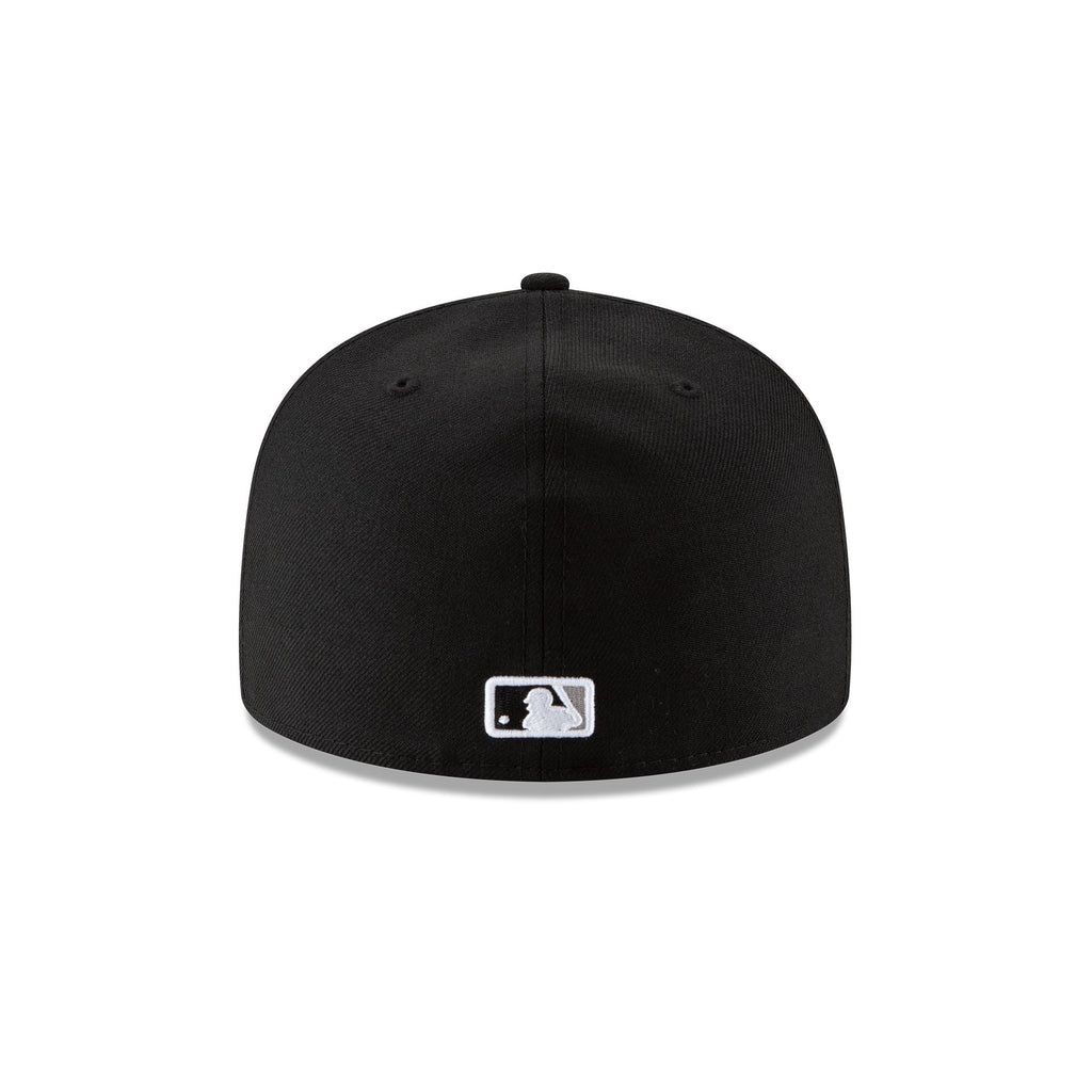 https://cdn.shopify.com/s/files/1/0601/2554/4675/files/11941909_59FIFTY_MLBWOOLFITTED_CHIWHI_OTC_R.jpg?v=1754512727