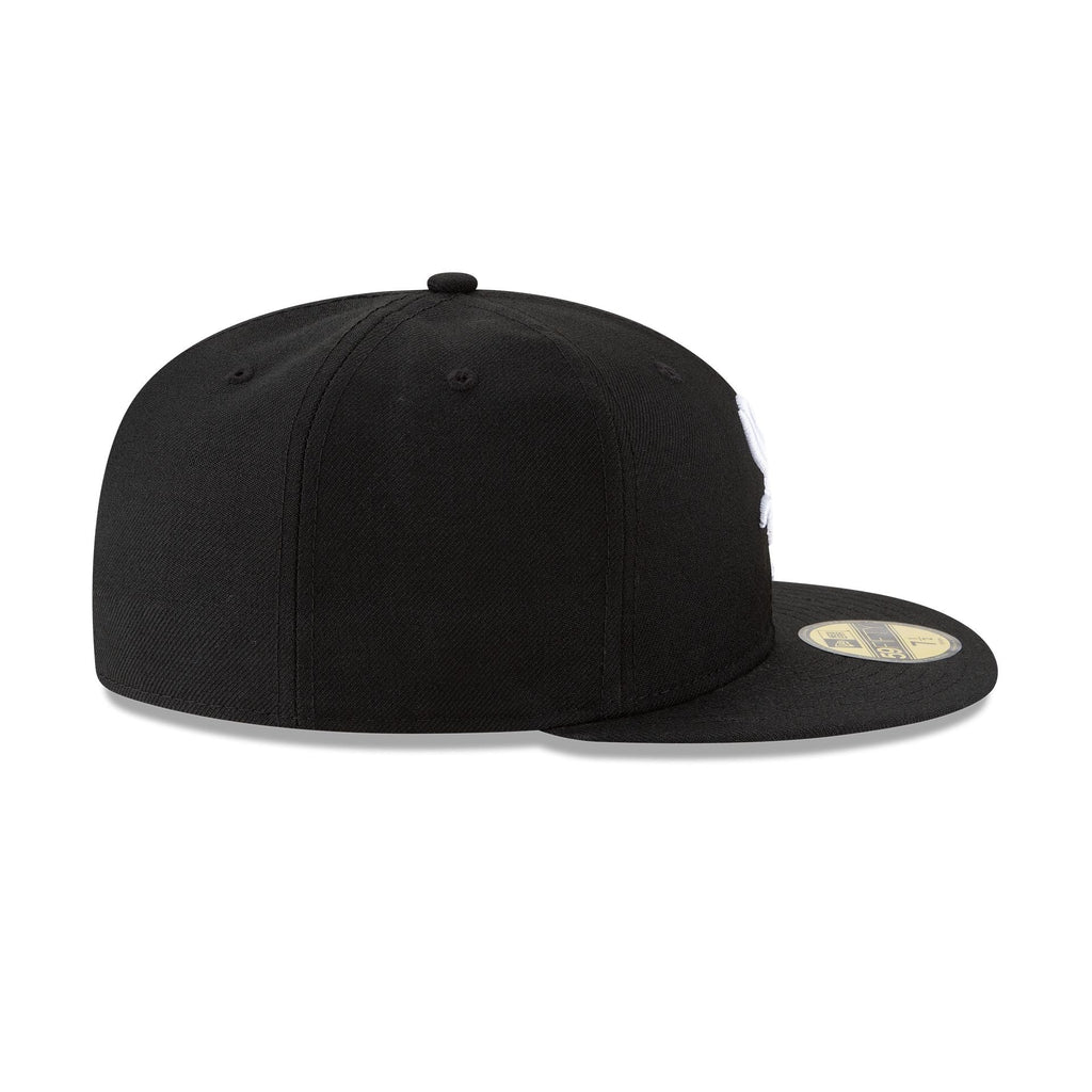 https://cdn.shopify.com/s/files/1/0601/2554/4675/files/11941909_59FIFTY_MLBWOOLFITTED_CHIWHI_OTC_RSIDE.jpg?v=1754512727