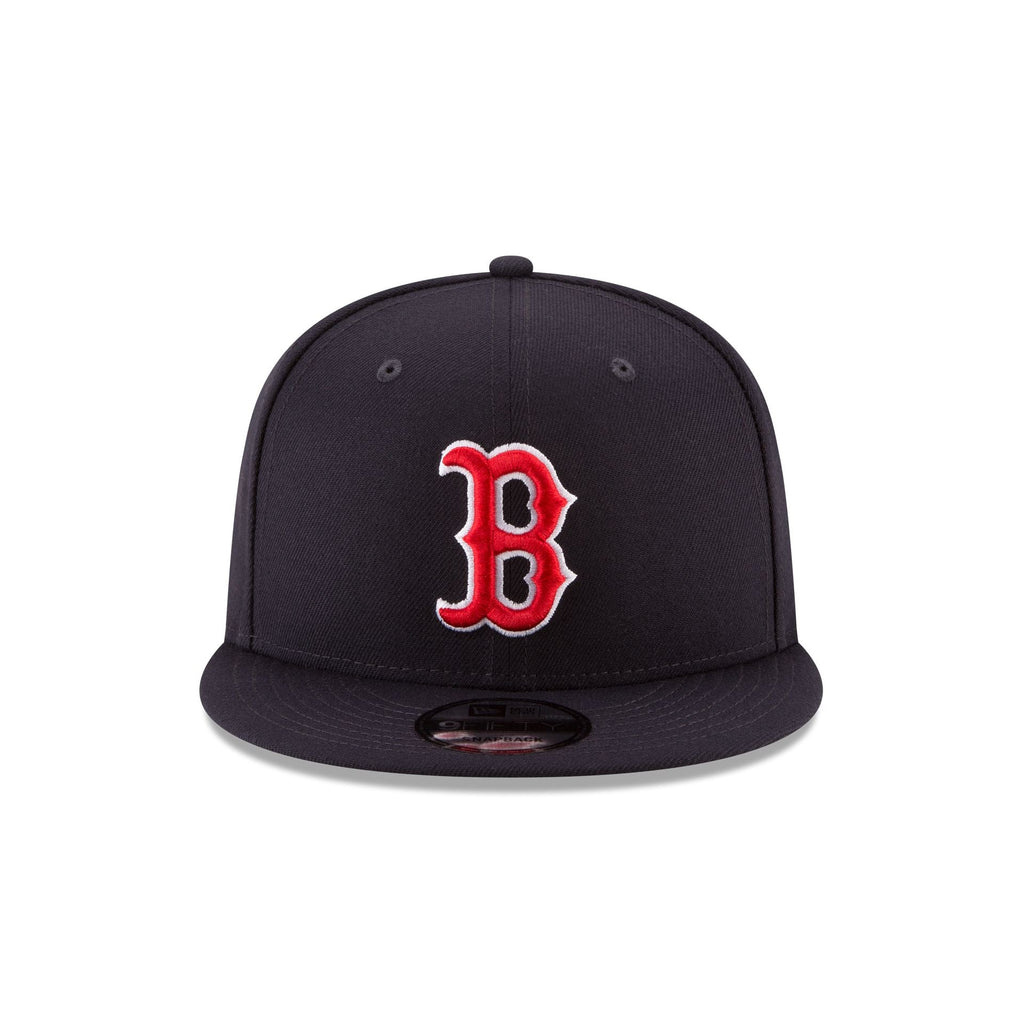 https://cdn.shopify.com/s/files/1/0601/2554/4675/files/14940076_9FIFTY_MLBOTCPOSTSEASONSP25_BOSRED_OTC_F.jpg?v=1758891979