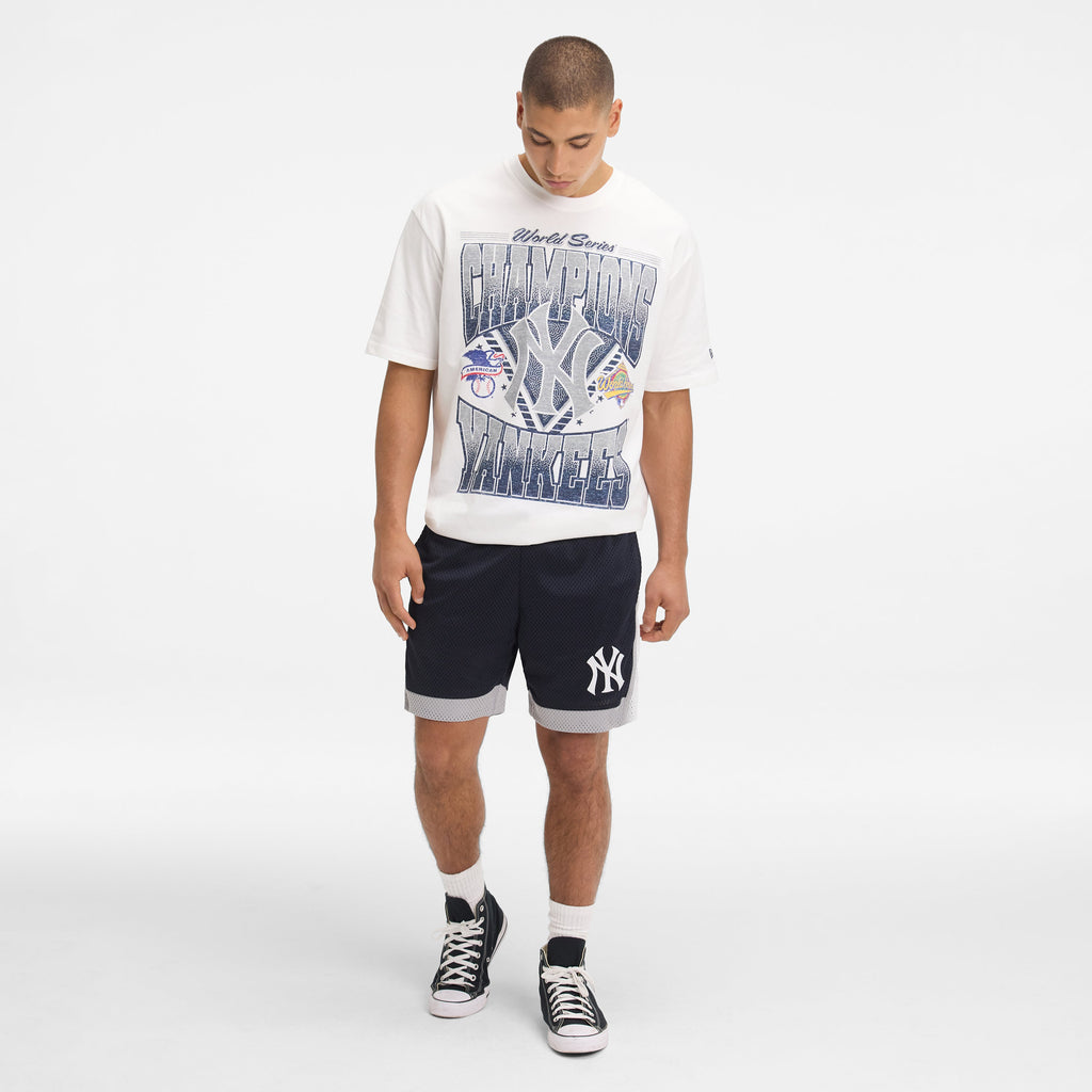 https://cdn.shopify.com/s/files/1/0601/2554/4675/files/1x1_-_Look_15_0450.jpg?v=1749213505