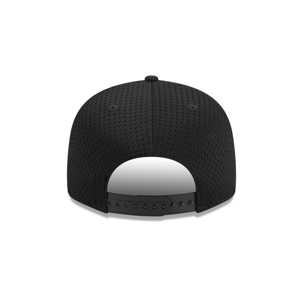 https://cdn.shopify.com/s/files/1/0601/2554/4675/files/60426604_9FIFTY_POST-UPPIN_ARIDIACO_BLK_R.jpg?v=1693420884