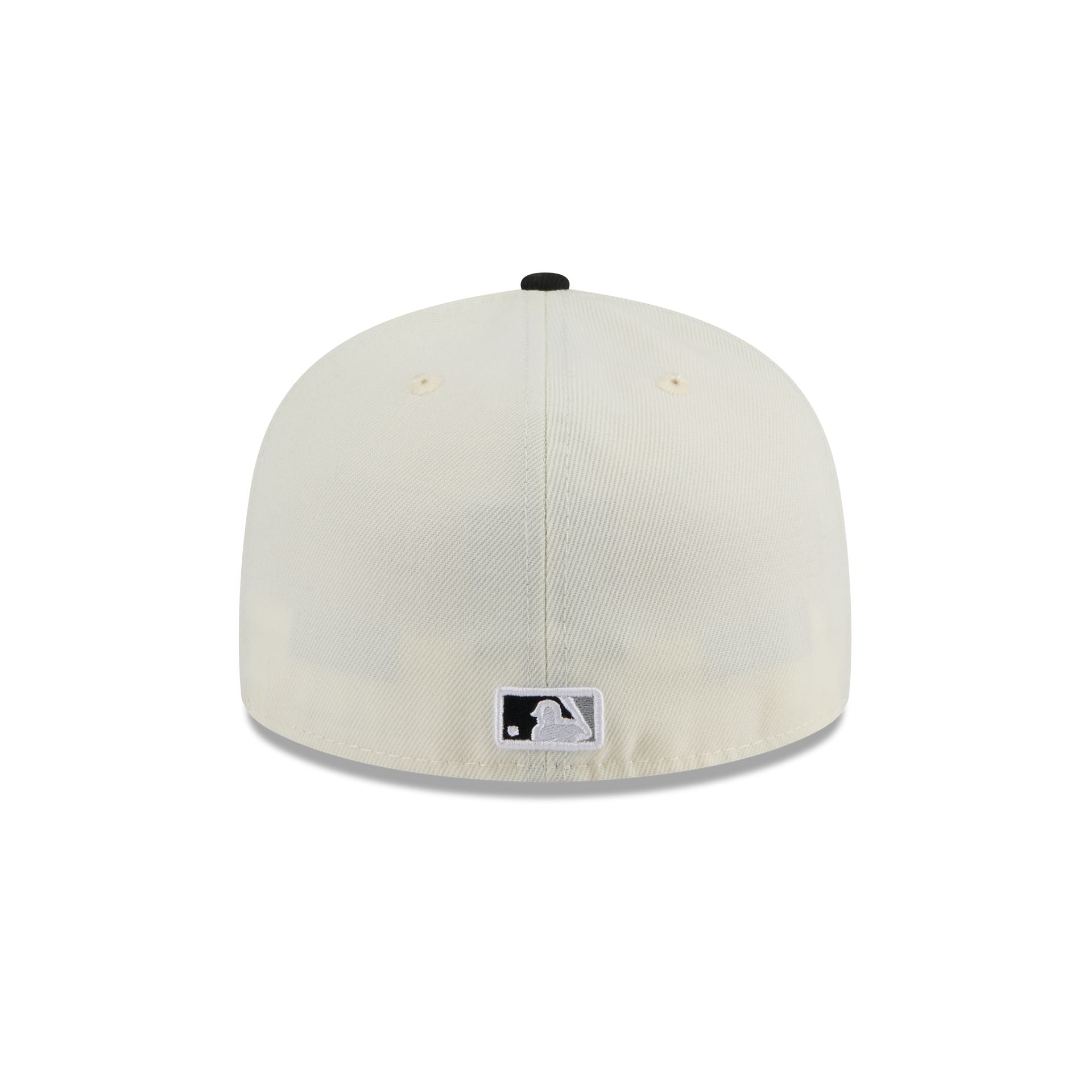 https://cdn.shopify.com/s/files/1/0601/2554/4675/files/60439175_59FIFTY_5950EGCHWOTCOTC_CHIWHI_CHW_R.jpg?v=1713795130