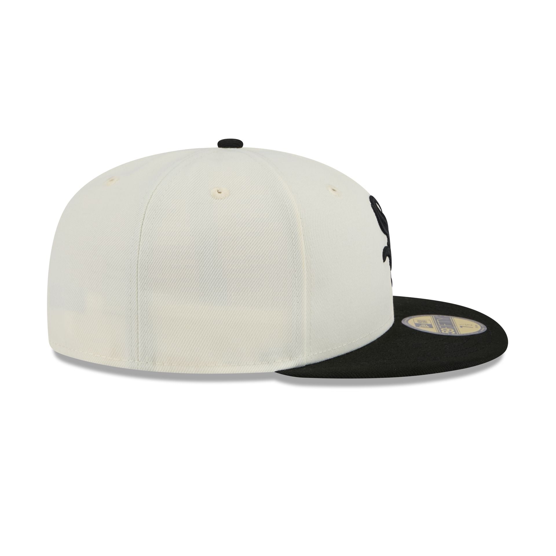 https://cdn.shopify.com/s/files/1/0601/2554/4675/files/60439175_59FIFTY_5950EGCHWOTCOTC_CHIWHI_CHW_RSIDE.jpg?v=1713795130