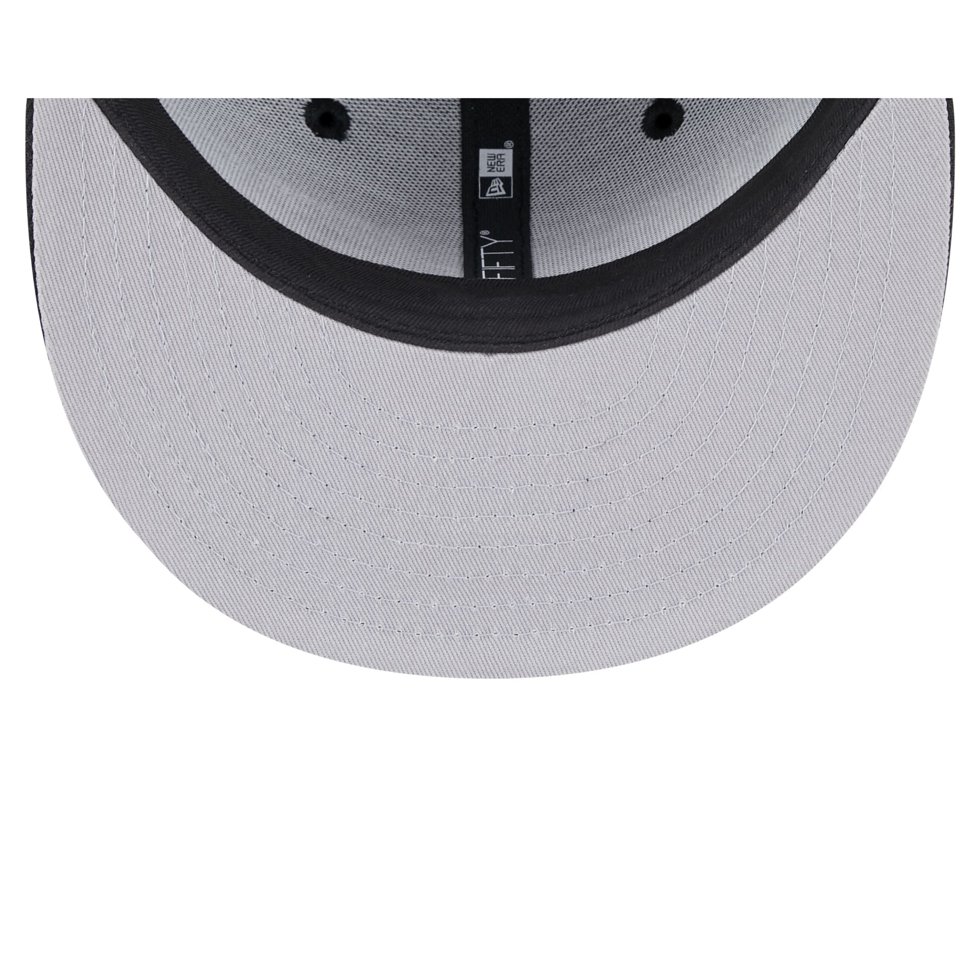 https://cdn.shopify.com/s/files/1/0601/2554/4675/files/60439632_9FIFTY_JR950EGSCRIPT_CHIWHI_OTC_UV.jpg?v=1724763183