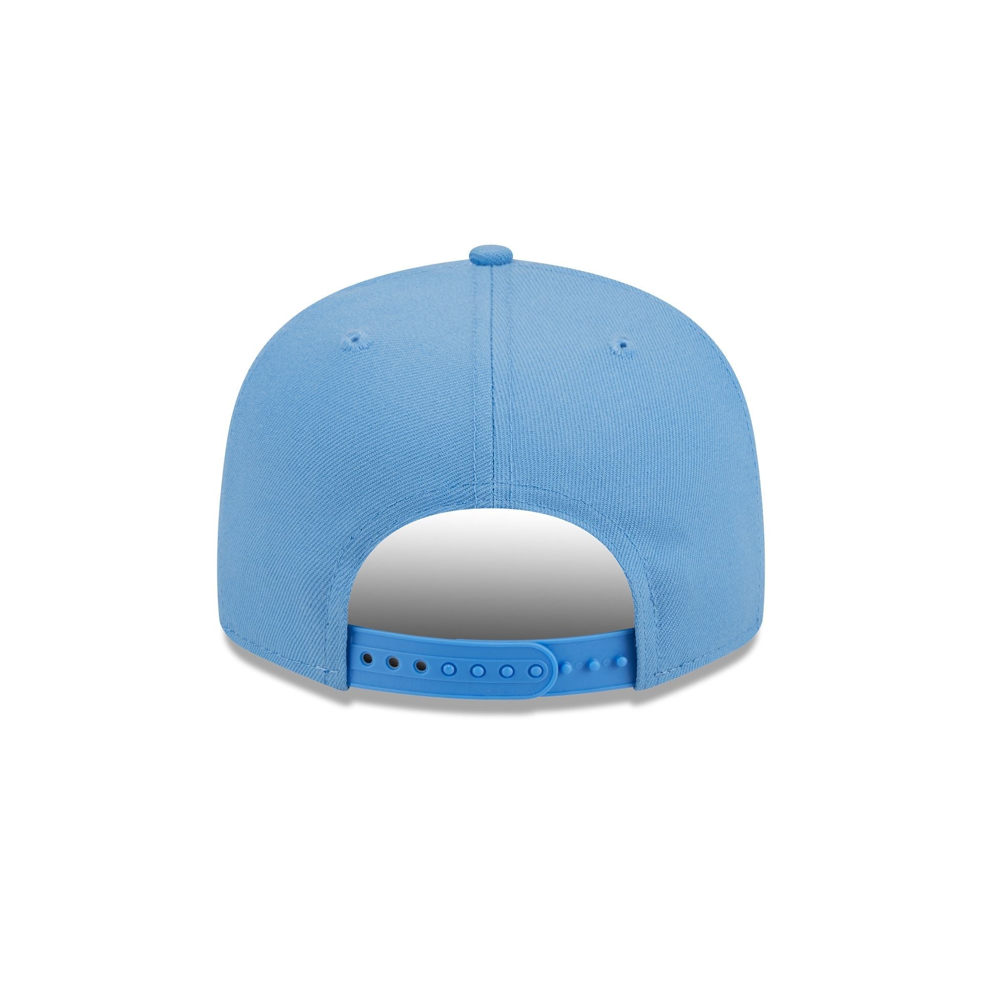 https://cdn.shopify.com/s/files/1/0601/2554/4675/files/60440190_9FIFTY_950EGSKYSKYOTC_CHIWHICO_SKYSKYOTC_R.jpg?v=1713795130