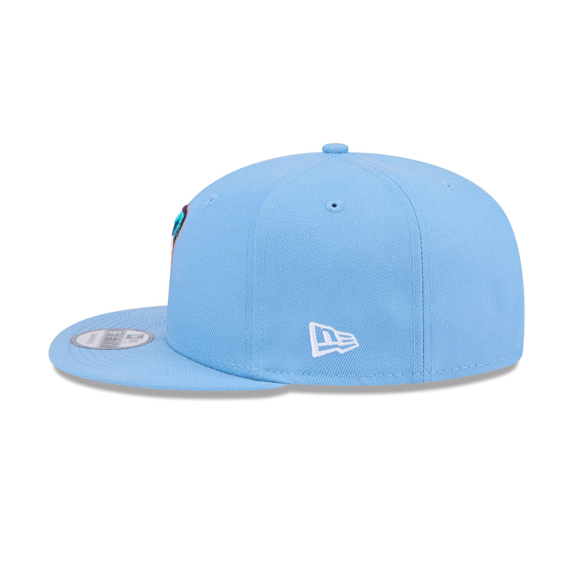 https://cdn.shopify.com/s/files/1/0601/2554/4675/files/60440322_9FIFTY_950EGSKYSKYOTC_ARIDIACO_SKY_LSIDE.jpg?v=1713795117