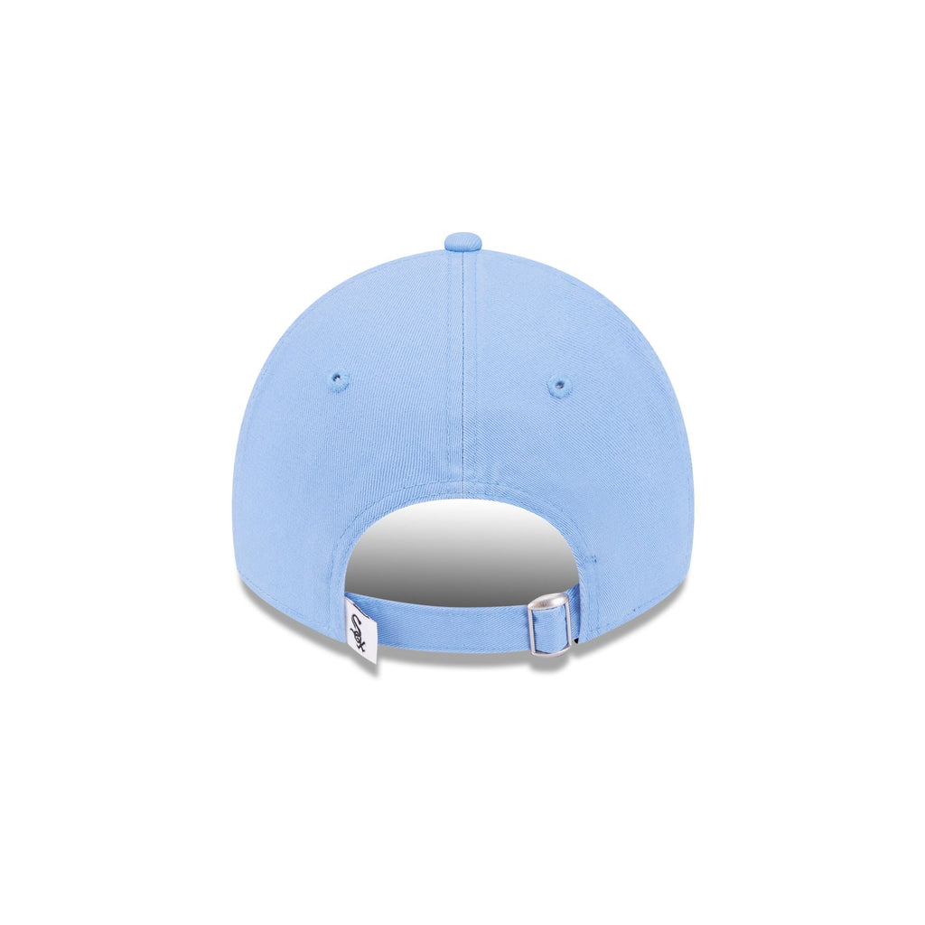 https://cdn.shopify.com/s/files/1/0601/2554/4675/files/60445723_9TWENTY_920EGSKYSKYOTC_CHIWHI_SKY_R.jpg?v=1713795131