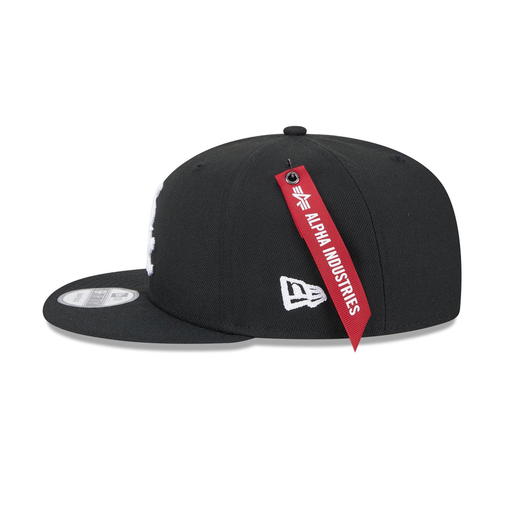 https://cdn.shopify.com/s/files/1/0601/2554/4675/files/60540214_9FIFTY_950ALPHAMLB1086_CHIWHI_OTC_LSIDE.jpg?v=1724853398