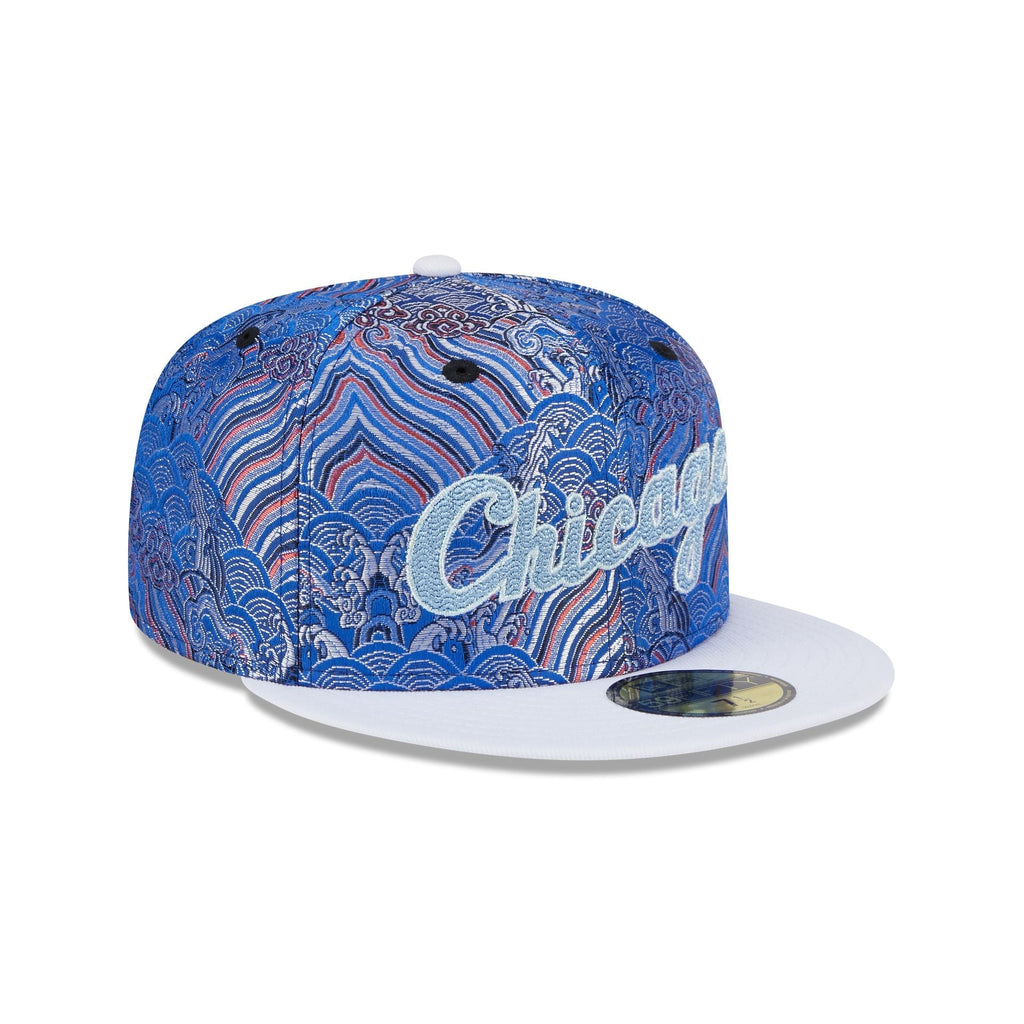 https://cdn.shopify.com/s/files/1/0601/2554/4675/files/60571764_59FIFTY_LifestyleEnergy_CHIWHI_LRY_3QR.jpg?v=1717514866