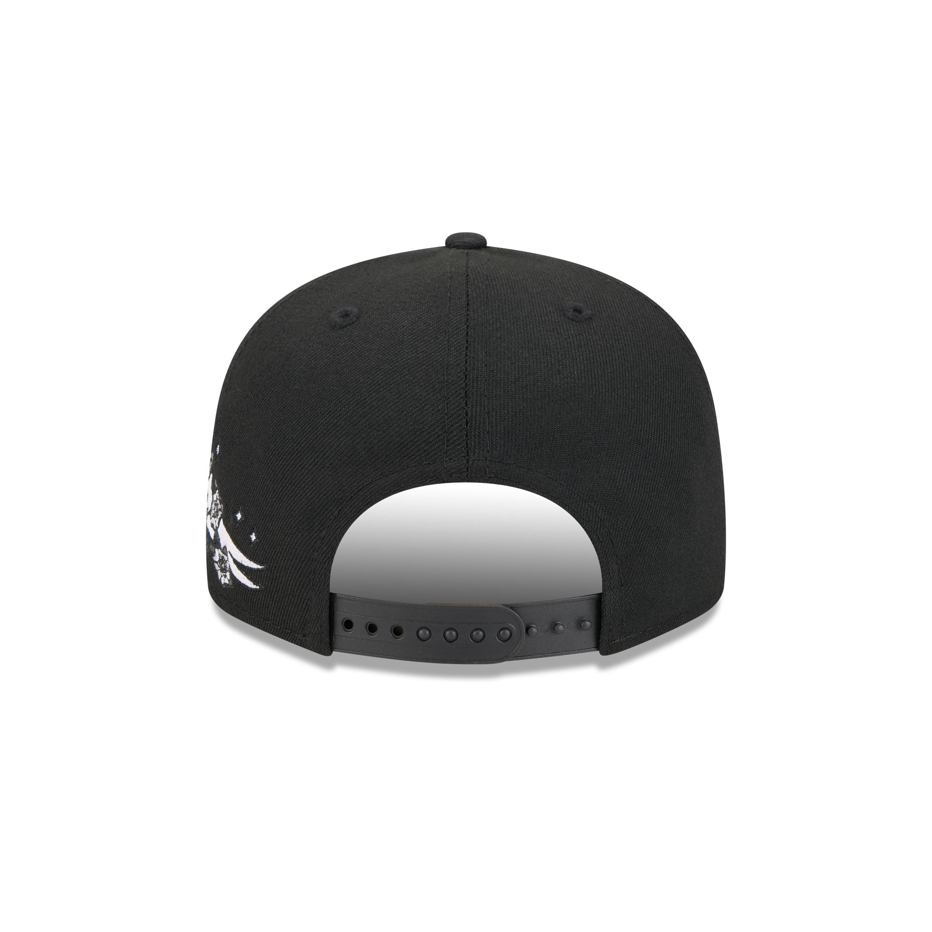 https://cdn.shopify.com/s/files/1/0601/2554/4675/files/60573295_9FIFTY_CITYART_CHIWHI_BLK_R.jpg?v=1724420826
