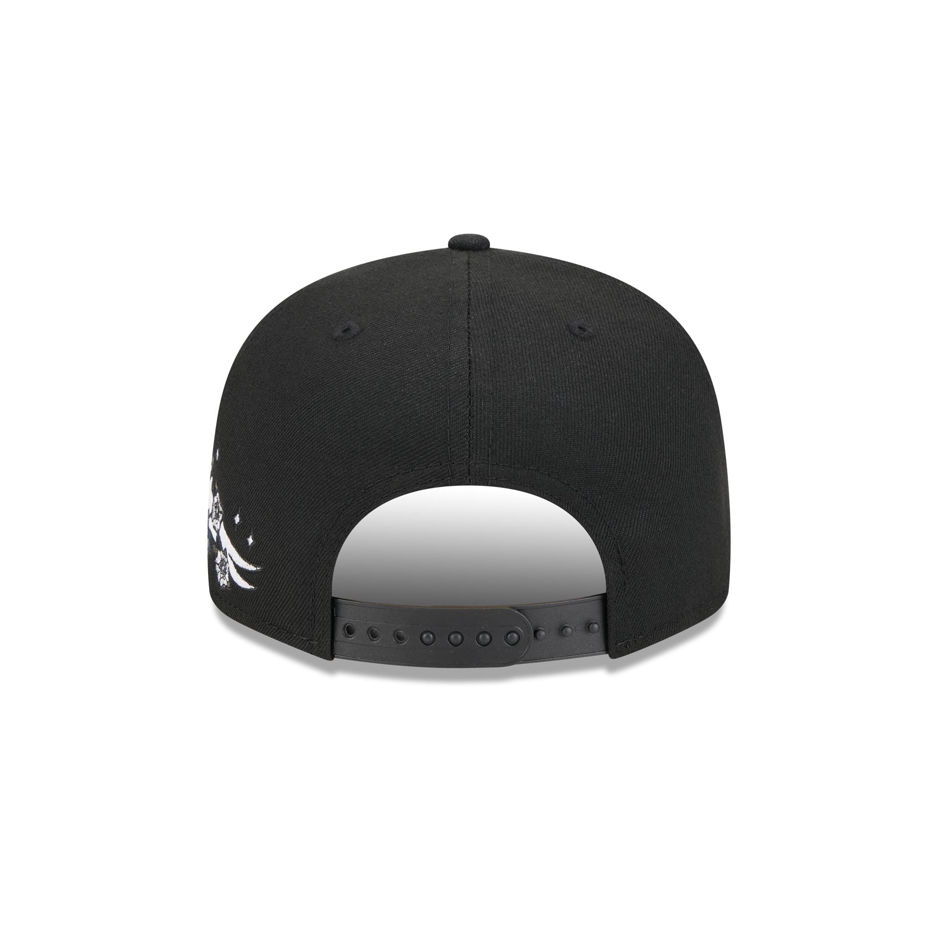 https://cdn.shopify.com/s/files/1/0601/2554/4675/files/60573301_9FIFTY_CITYART_BOSRED_BLK_R.jpg?v=1724420826