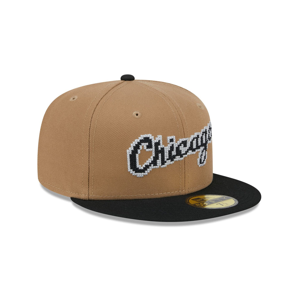 https://cdn.shopify.com/s/files/1/0601/2554/4675/files/60573338_59FIFTY_CLASSIC8-BITWORDMA_CHIWHI_KHK_3QR.jpg?v=1726173640
