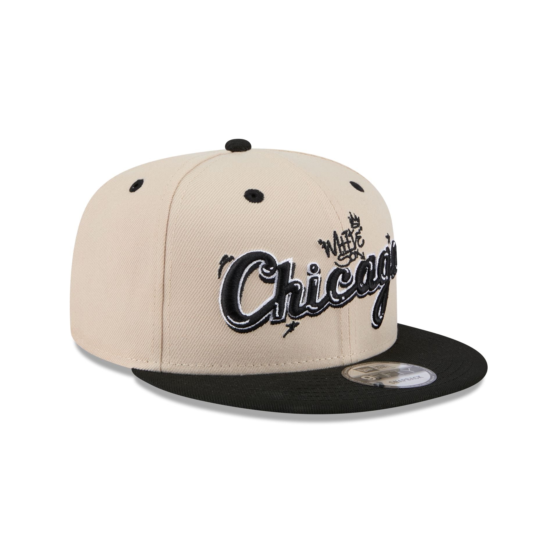 https://cdn.shopify.com/s/files/1/0601/2554/4675/files/60586768_9FIFTY_TEAMART_CHIWHI_OTC_3QR.jpg?v=1728999914