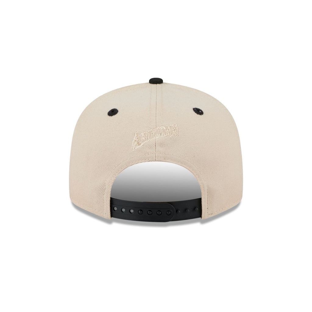 https://cdn.shopify.com/s/files/1/0601/2554/4675/files/60586779_9FIFTY_TEAMART_ARIDIA_OTC_R.jpg?v=1728999914