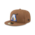 https://cdn.shopify.com/s/files/1/0601/2554/4675/files/60586855_59FIFTY_LOGOSCRIBBLE_ARIDIA_OTC_3QL.jpg?v=1728999915
