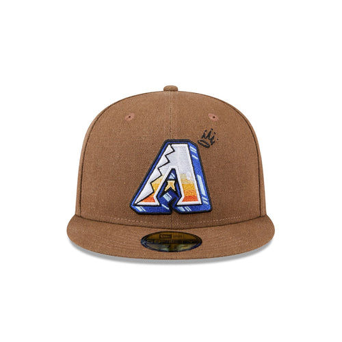 https://cdn.shopify.com/s/files/1/0601/2554/4675/files/60586855_59FIFTY_LOGOSCRIBBLE_ARIDIA_OTC_F.jpg?v=1728999915