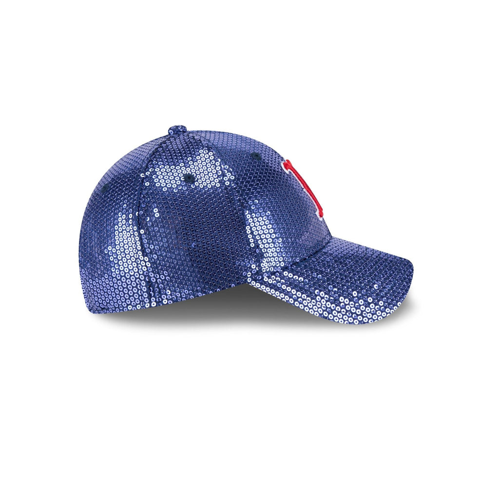 https://cdn.shopify.com/s/files/1/0601/2554/4675/files/60605470_9FORTY_940SEQUIN22859_BOSRED_OTC_RSIDE.jpg?v=1756828219