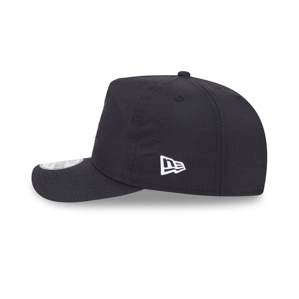 https://cdn.shopify.com/s/files/1/0601/2554/4675/files/60641106_GOLFER_EVERYDAYNYLON_BOSRED_BLK_LSIDE.jpg?v=1740520629