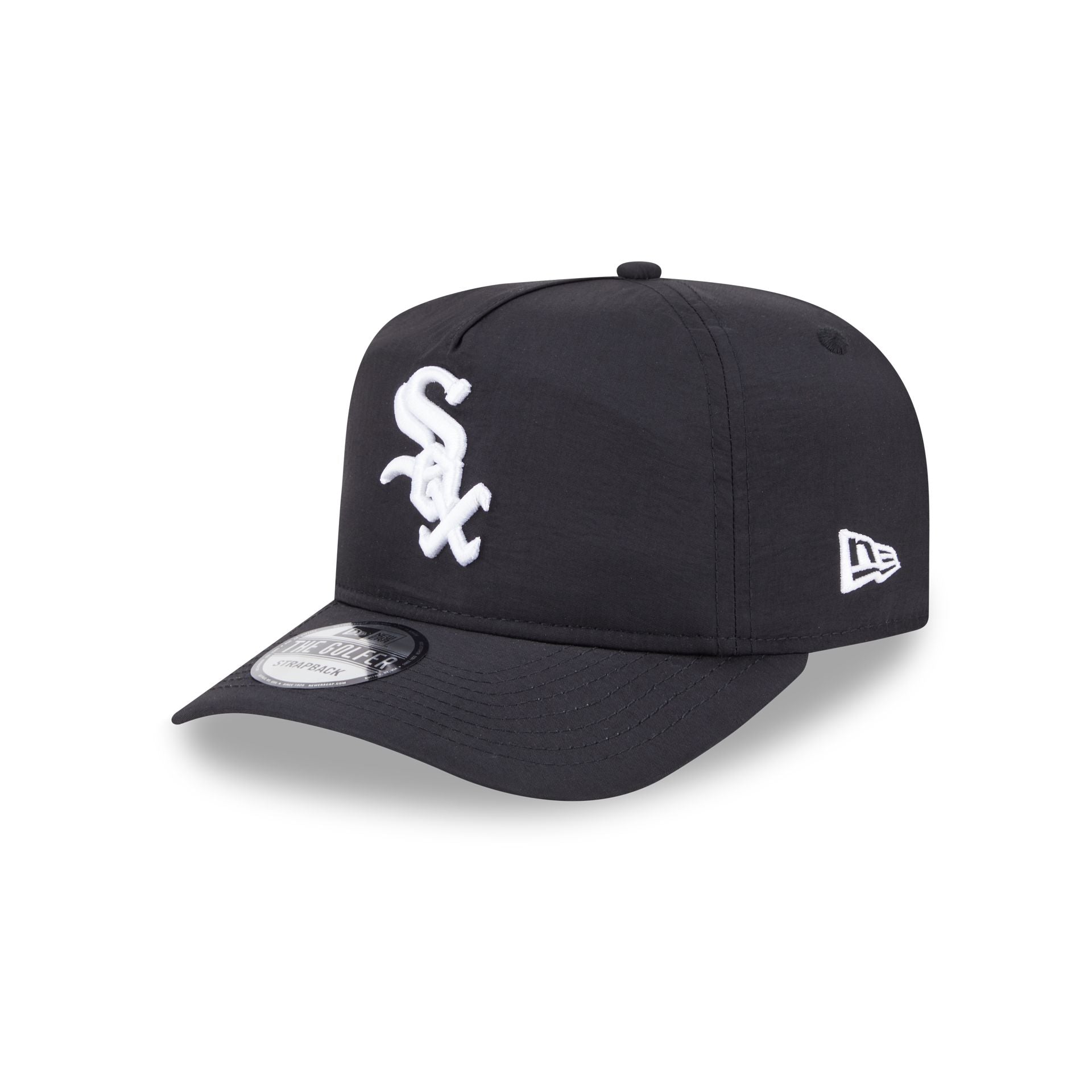 https://cdn.shopify.com/s/files/1/0601/2554/4675/files/60641109_GOLFER_EVERYDAYNYLON_CHIWHI_BLK_3QL.jpg?v=1740520618