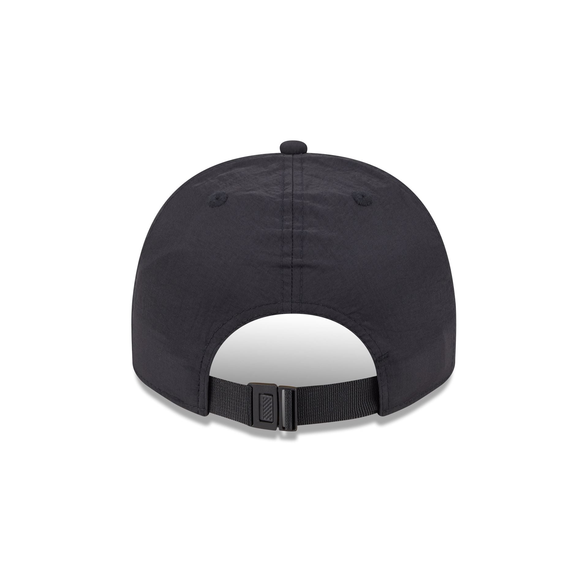 https://cdn.shopify.com/s/files/1/0601/2554/4675/files/60641109_GOLFER_EVERYDAYNYLON_CHIWHI_BLK_R.jpg?v=1740520618
