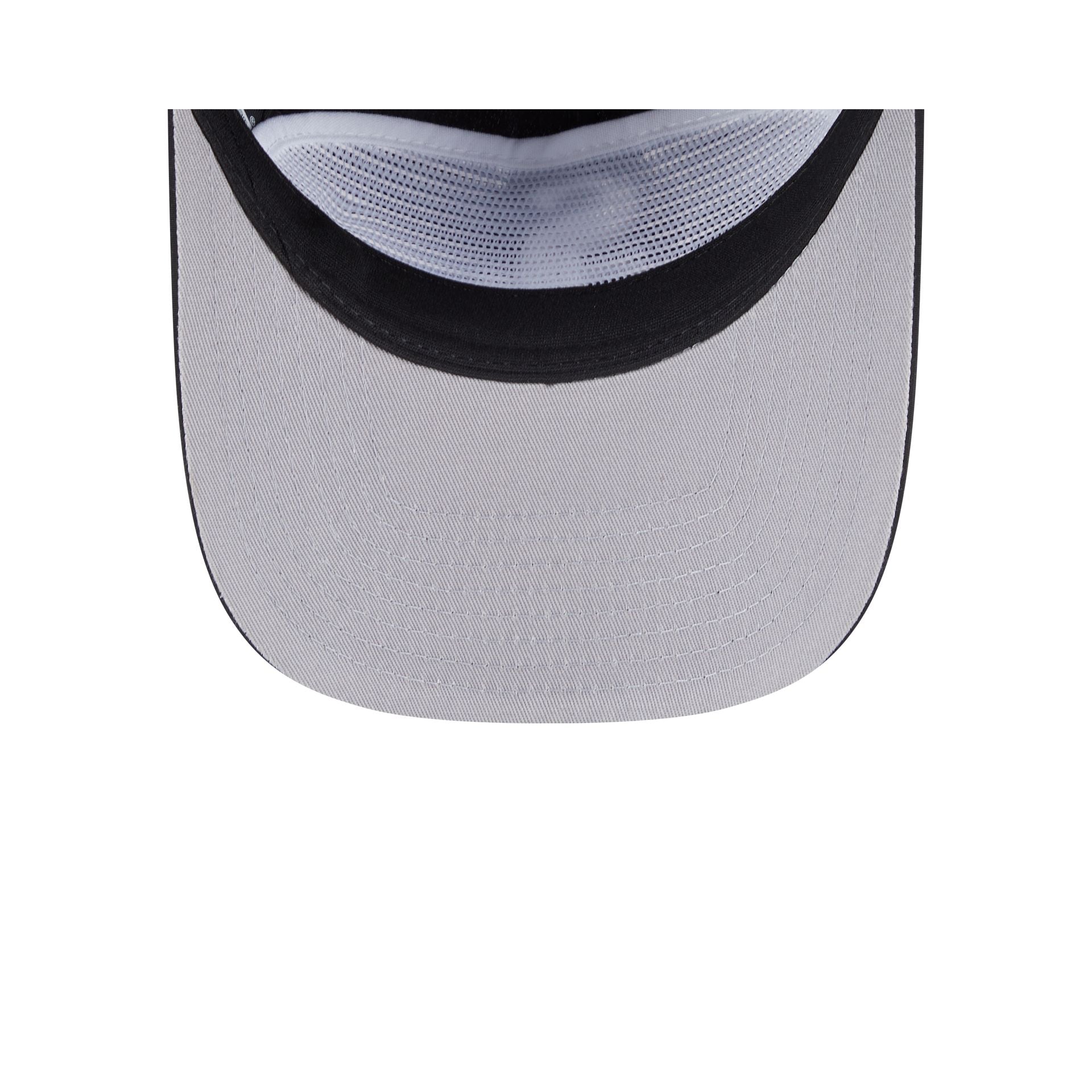 https://cdn.shopify.com/s/files/1/0601/2554/4675/files/60641109_GOLFER_EVERYDAYNYLON_CHIWHI_BLK_UV.jpg?v=1740520618