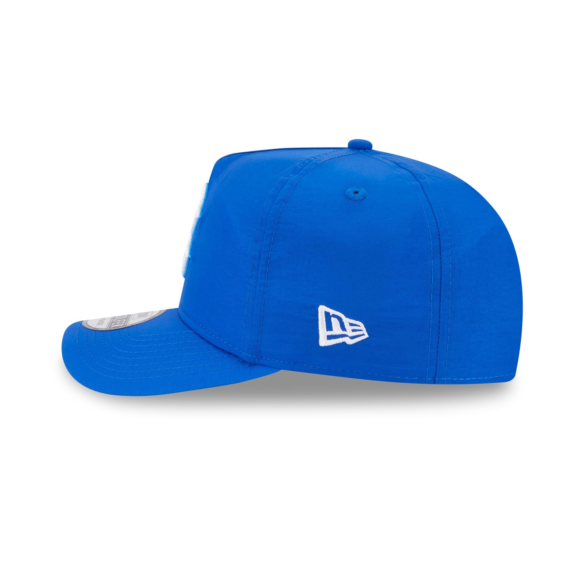 https://cdn.shopify.com/s/files/1/0601/2554/4675/files/60641141_GOLFER_EVERYDAYNYLON_BOSRED_LRY_LSIDE.jpg?v=1740520615