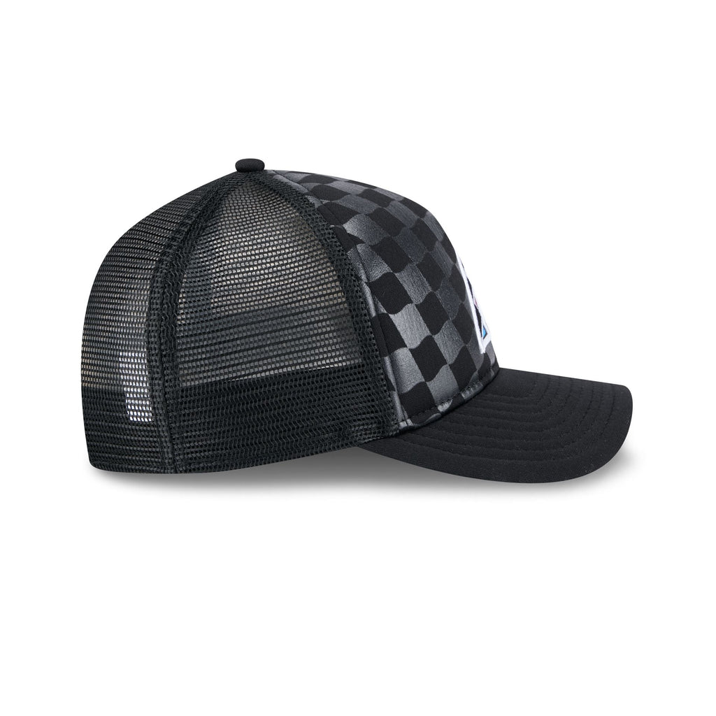 https://cdn.shopify.com/s/files/1/0601/2554/4675/files/60641190_9FORTYMCAF_GRADIENTRACEWAY_ARIDIA_BLK_RSIDE.jpg?v=1738873205