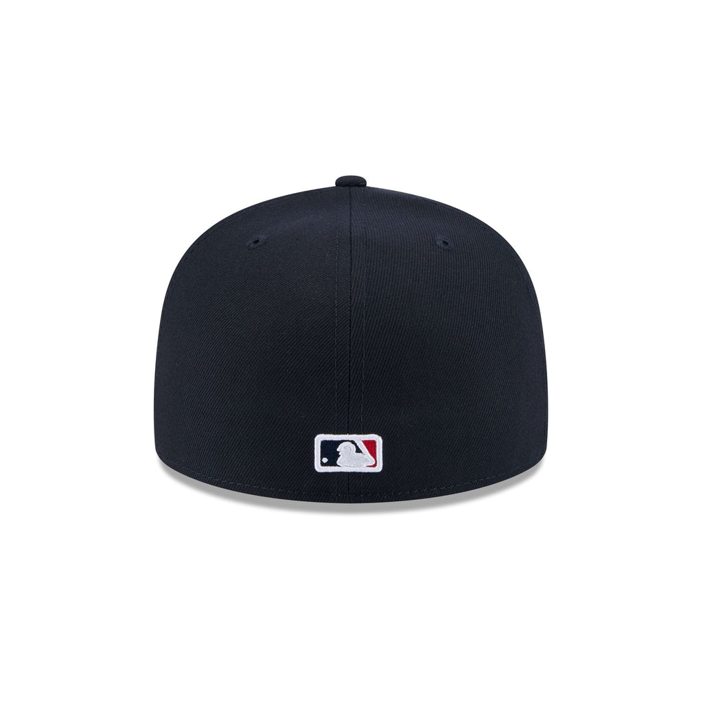 https://cdn.shopify.com/s/files/1/0601/2554/4675/files/60641258_59FIFTY_STATESTITCH_BOSRED_OTC_R.jpg?v=1739890275