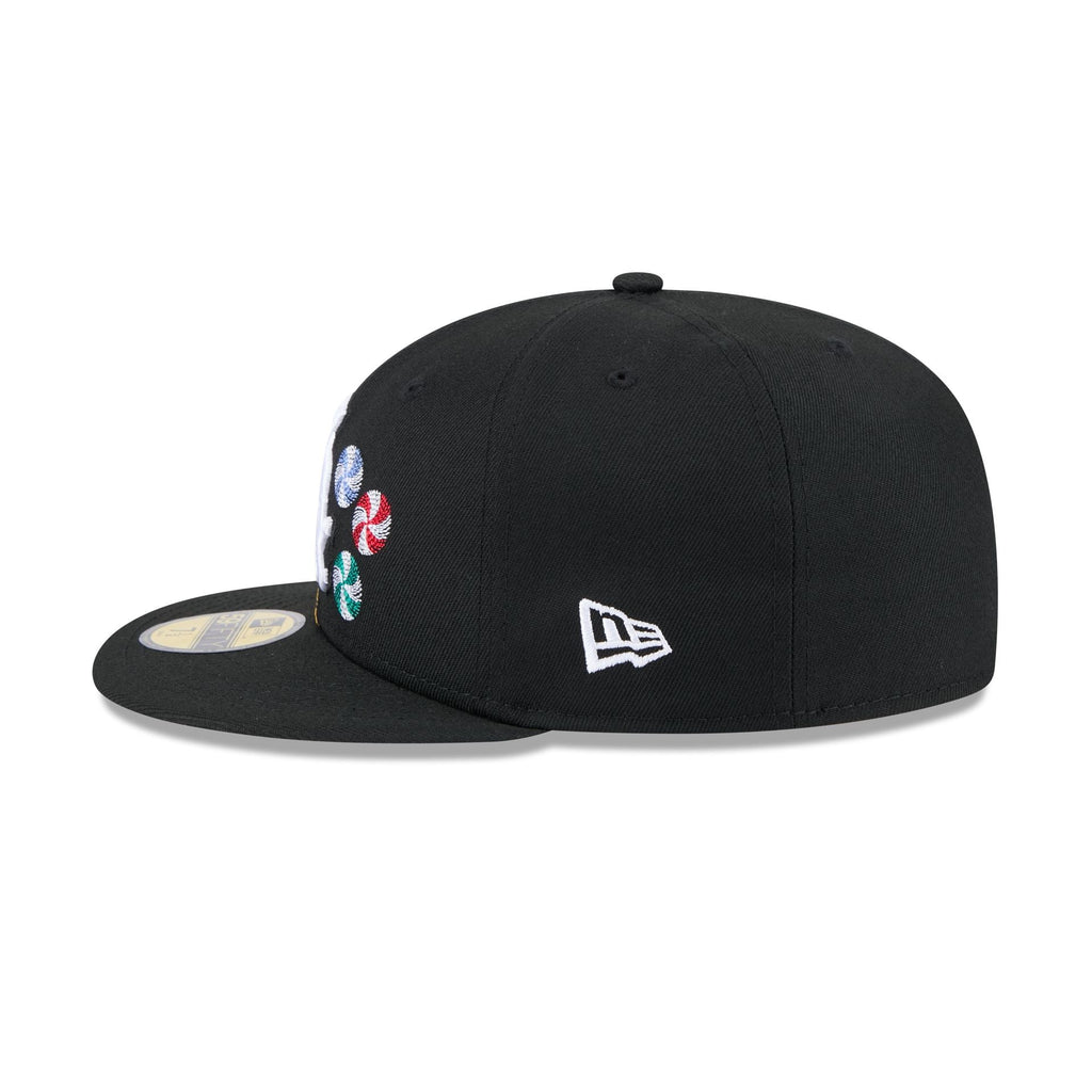 https://cdn.shopify.com/s/files/1/0601/2554/4675/files/60641260_59FIFTY_STATESTITCH_CHIWHI_OTC_LSIDE.jpg?v=1739890277