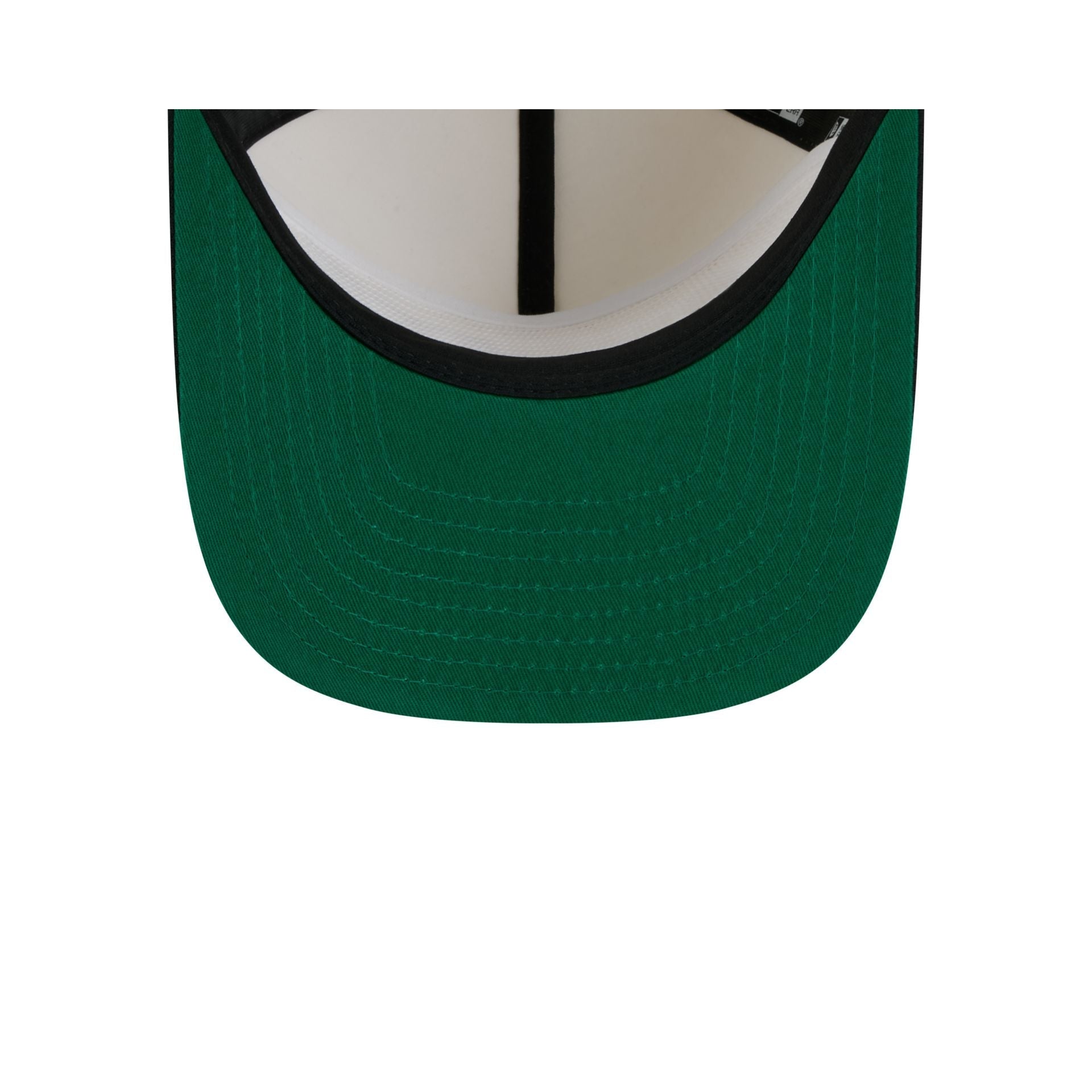 https://cdn.shopify.com/s/files/1/0601/2554/4675/files/60641274_GOLFER_TEAMSCRIBBLE_CHIWHI_CHW_UV.jpg?v=1739890270