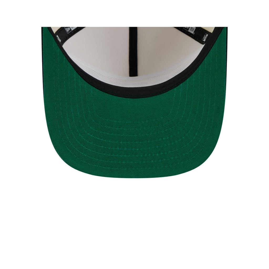 https://cdn.shopify.com/s/files/1/0601/2554/4675/files/60641276_GOLFER_TEAMSCRIBBLE_BOSRED_CHW_UV.jpg?v=1739890274