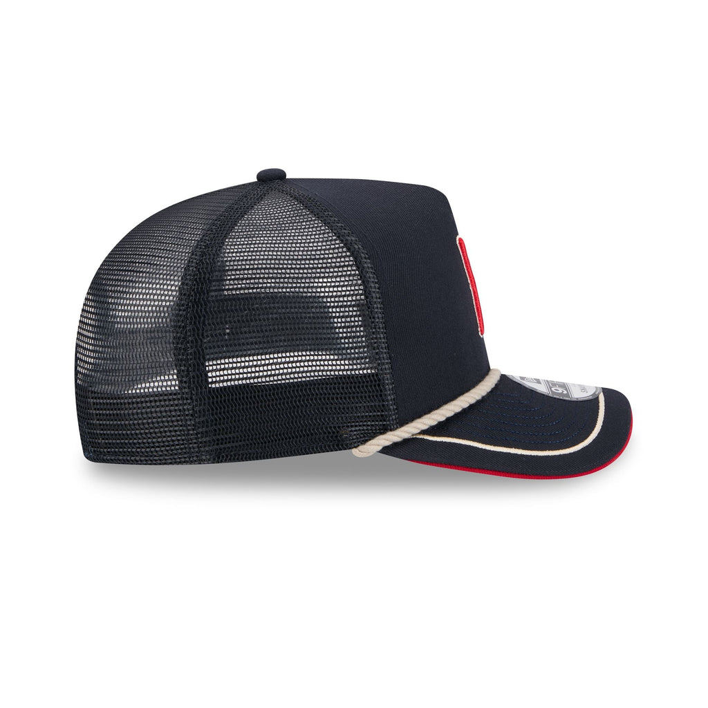 https://cdn.shopify.com/s/files/1/0601/2554/4675/files/60641306_9FIFTYAF_VINTAGETEAMROPE_BOSRED_OTC_RSIDE.jpg?v=1739890271