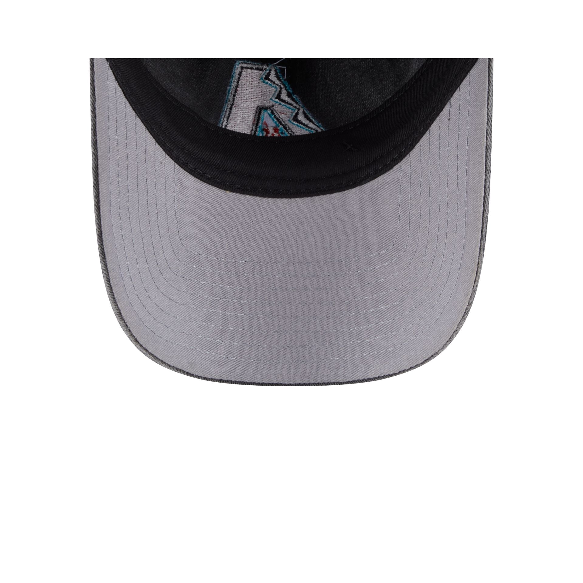 https://cdn.shopify.com/s/files/1/0601/2554/4675/files/60641328_WASHED_CONTRAST_24195_ARIDIA_OTC_UV.jpg?v=1739890275