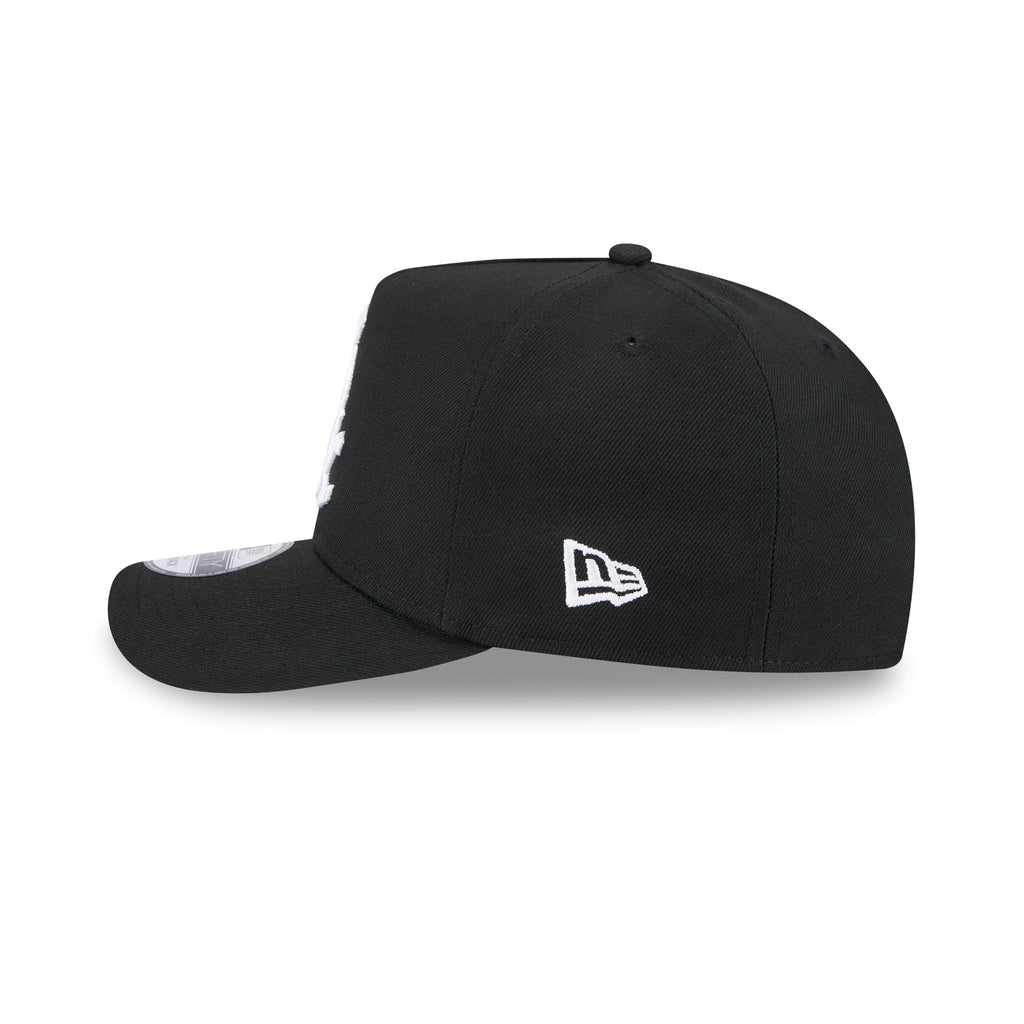 https://cdn.shopify.com/s/files/1/0601/2554/4675/files/60642265_9FIFTYAF_950AFEGOTCOTCOTC_CHIWHI_OTC_LSIDE.jpg?v=1743020870