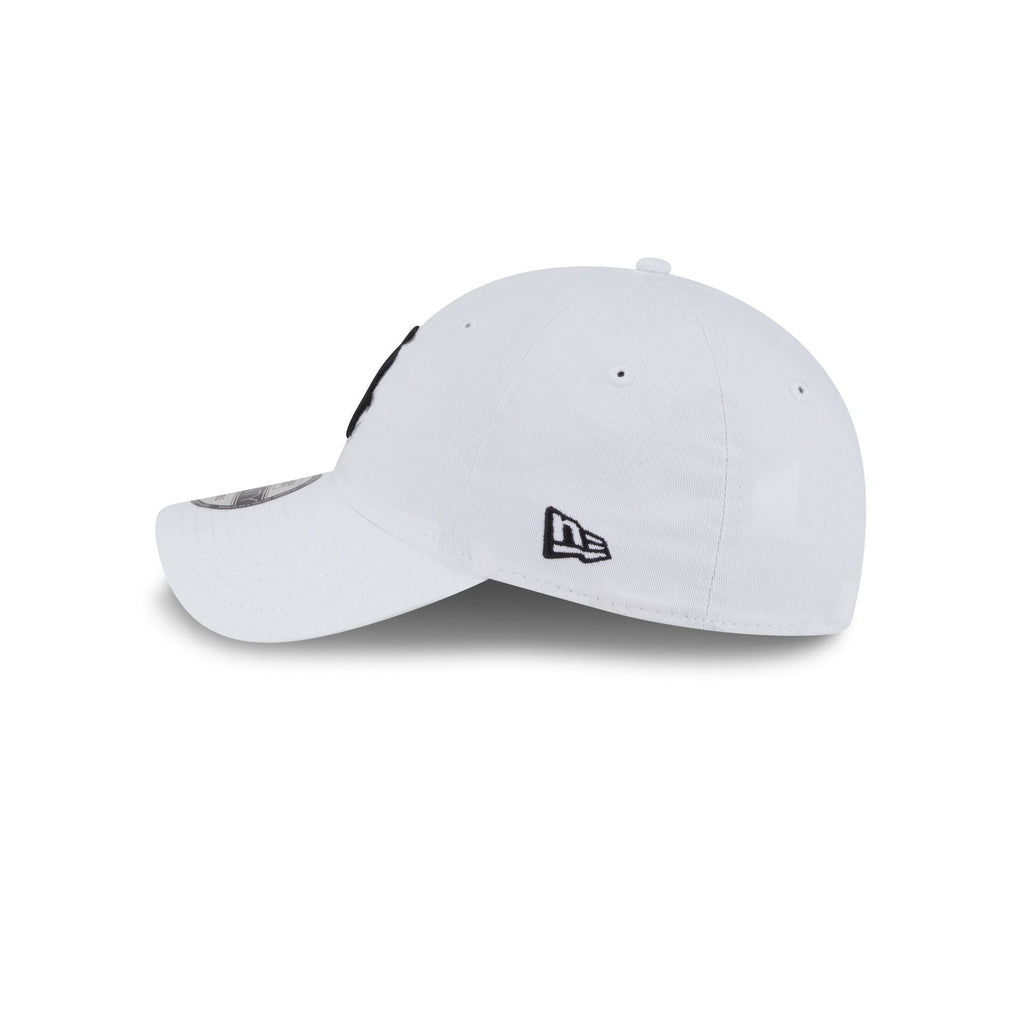 https://cdn.shopify.com/s/files/1/0601/2554/4675/files/60644806_9TWENTY_920EGWHIWHIOTC_CHIWHI_WHI_LSIDE.jpg?v=1758808713