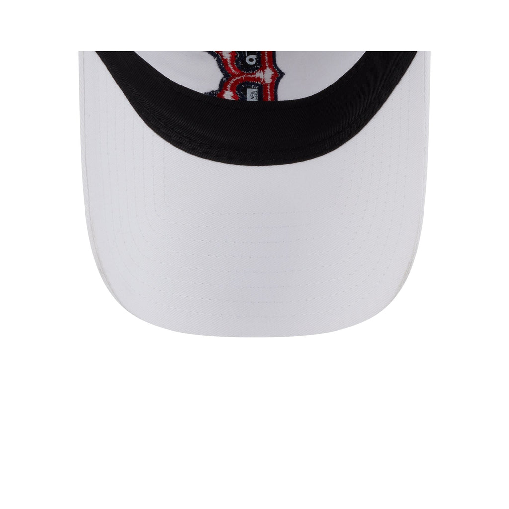 https://cdn.shopify.com/s/files/1/0601/2554/4675/files/60644808_9TWENTY_920EGWHIWHIOTC_BOSRED_WHI_UV.jpg?v=1758808715