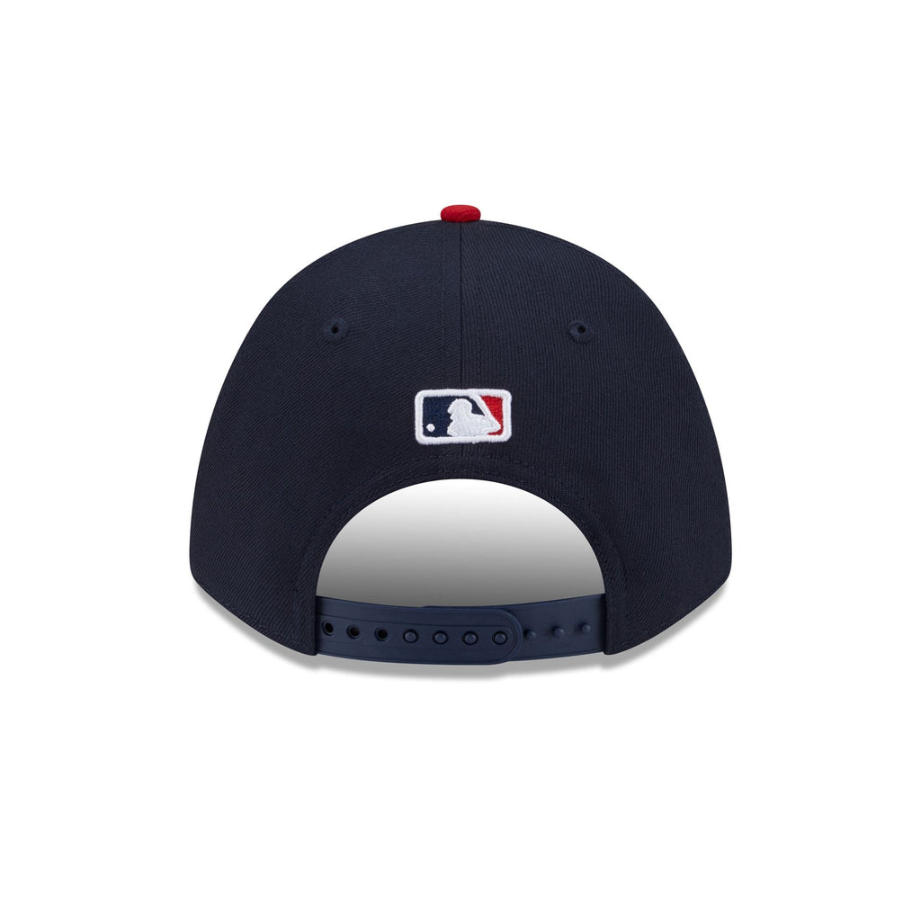 https://cdn.shopify.com/s/files/1/0601/2554/4675/files/60646774_60646918_9FORTYMC_MLBPLYRREP940MC_ATLBRA_OTC_R.jpg?v=1736976596