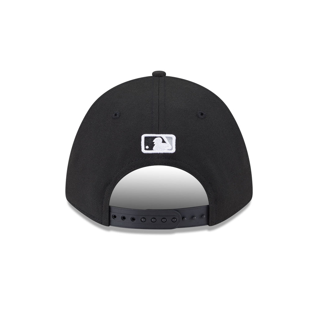 https://cdn.shopify.com/s/files/1/0601/2554/4675/files/60646779_60646947_9FORTYMC_MLBPLYRREP940MC_CHIWHI_OTC_R.jpg?v=1736976596