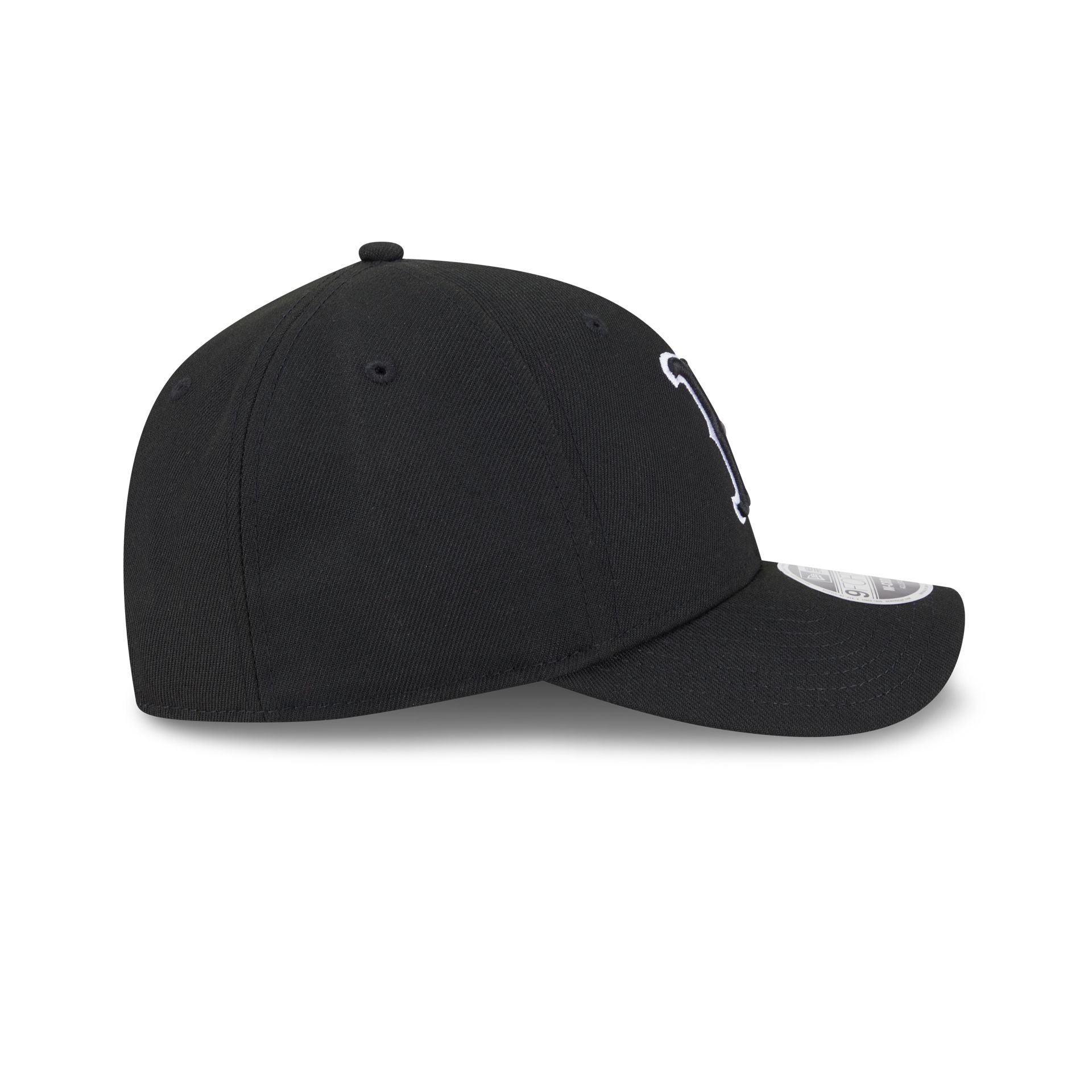https://cdn.shopify.com/s/files/1/0601/2554/4675/files/60646915_9FORTYMC_MLBTEAM940MC_BOSRED_WHI_RSIDE.jpg?v=1736976594