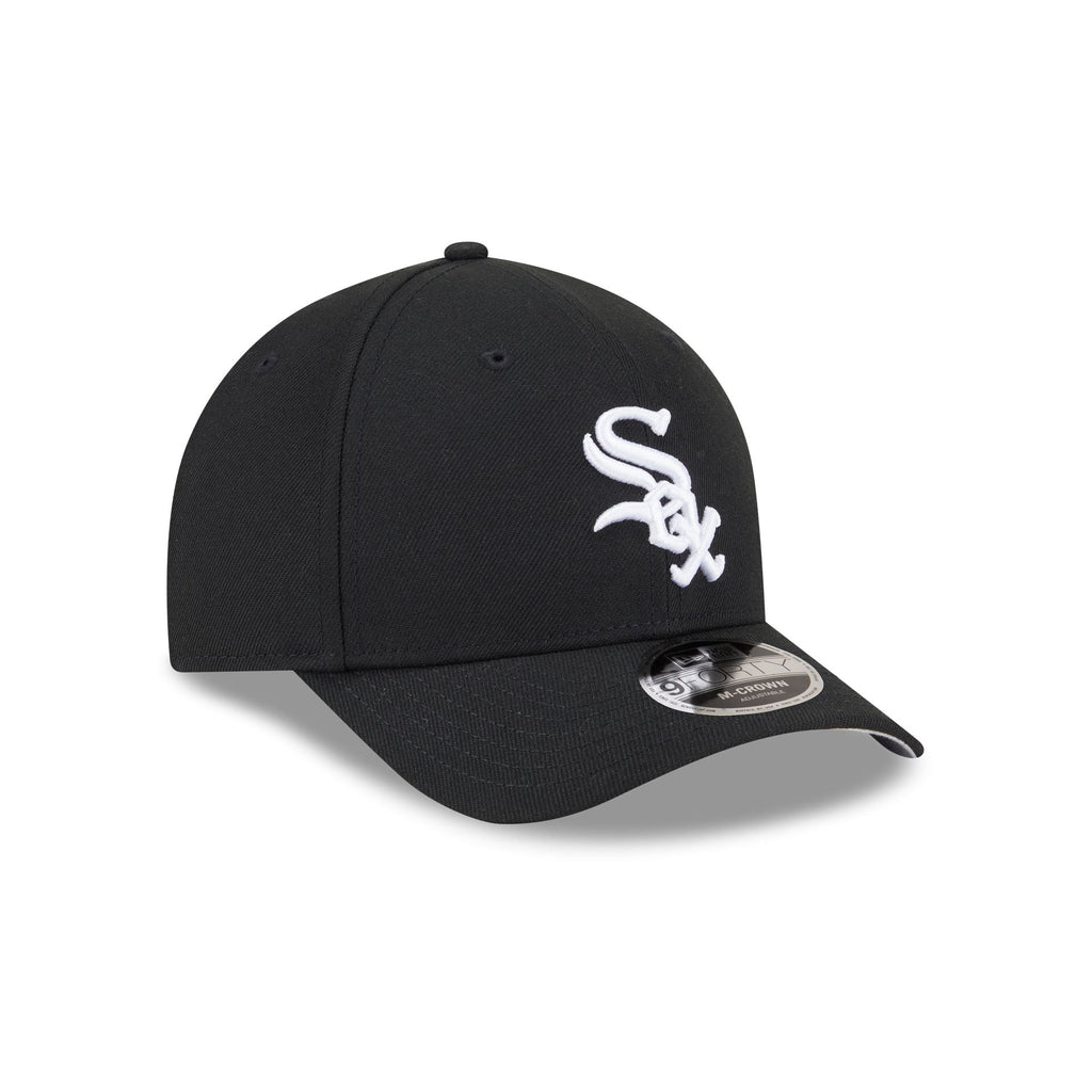 https://cdn.shopify.com/s/files/1/0601/2554/4675/files/60646917_9FORTYMC_MLBTEAM940MC_CHIWHI_WHI_3QR.jpg?v=1743441899