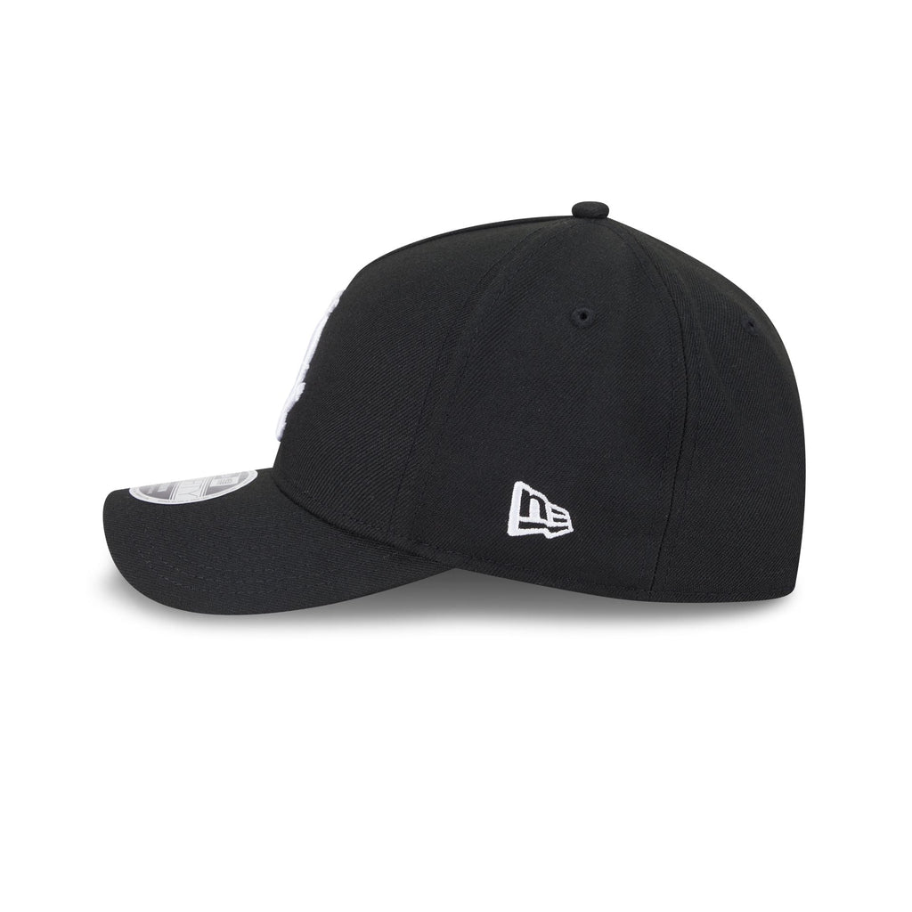 https://cdn.shopify.com/s/files/1/0601/2554/4675/files/60646998_9FORTYMCAF_CHS940MCAF25205_CHIWHI_OTC_LSIDE.jpg?v=1736976595