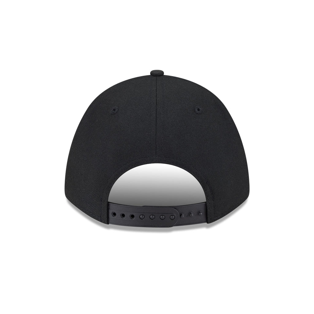 https://cdn.shopify.com/s/files/1/0601/2554/4675/files/60646998_9FORTYMCAF_CHS940MCAF25205_CHIWHI_OTC_R.jpg?v=1736976595