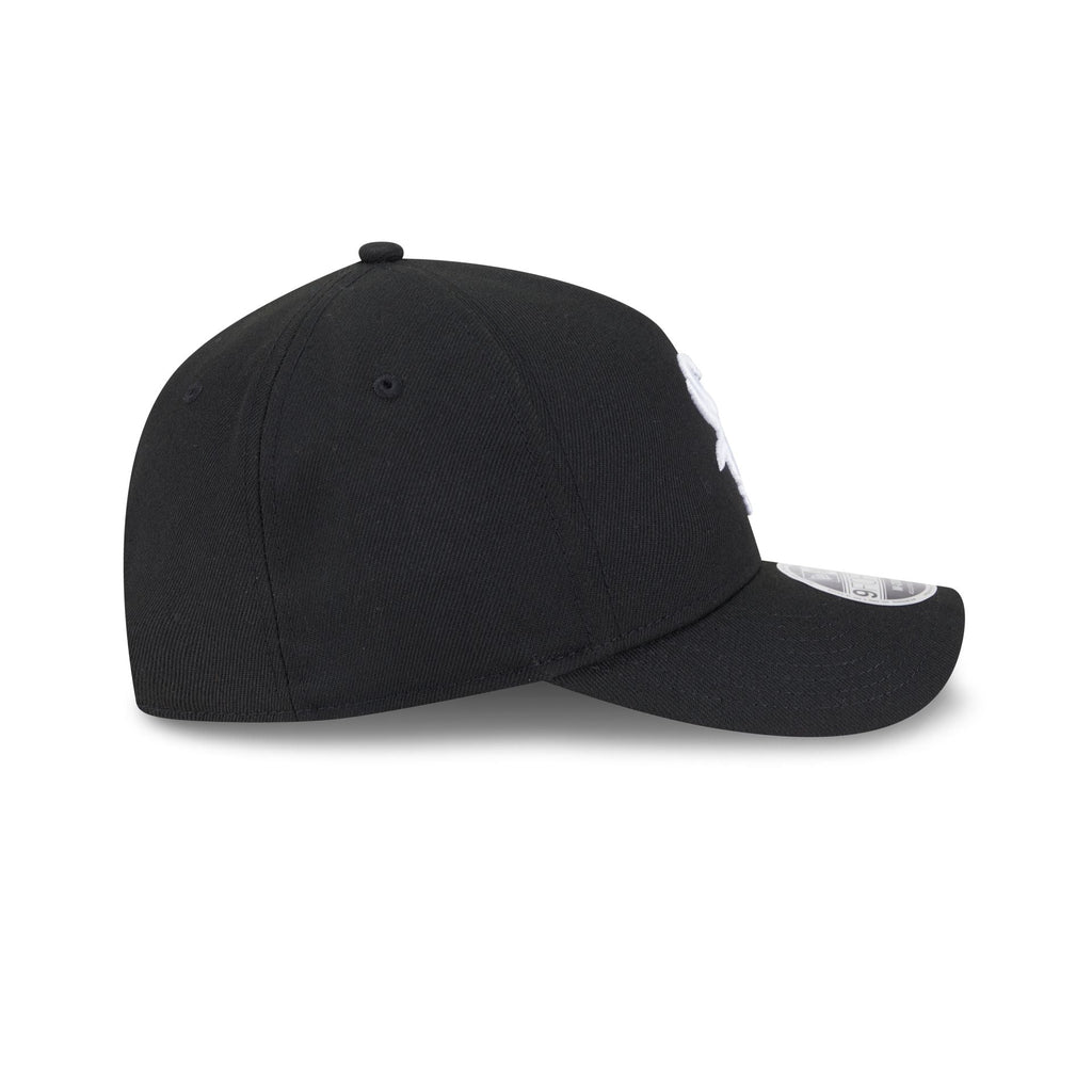 https://cdn.shopify.com/s/files/1/0601/2554/4675/files/60646998_9FORTYMCAF_CHS940MCAF25205_CHIWHI_OTC_RSIDE.jpg?v=1736976595