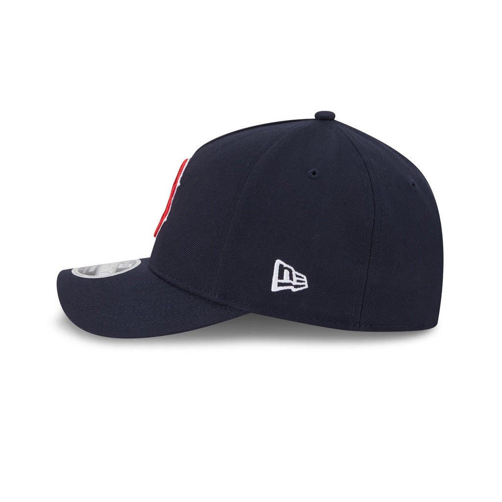https://cdn.shopify.com/s/files/1/0601/2554/4675/files/60647002_9FORTYMCAF_CHS940MCAF25205_BOSRED_OTC_LSIDE.jpg?v=1736976588