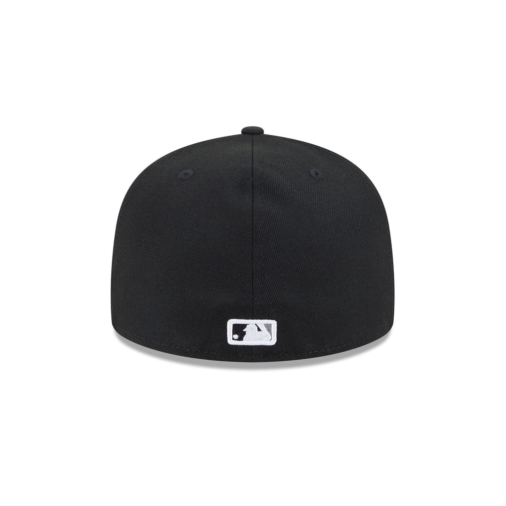 https://cdn.shopify.com/s/files/1/0601/2554/4675/files/60649403_59FIFTY_COM595024951_CHIWHI_OTC_R.jpg?v=1741279043