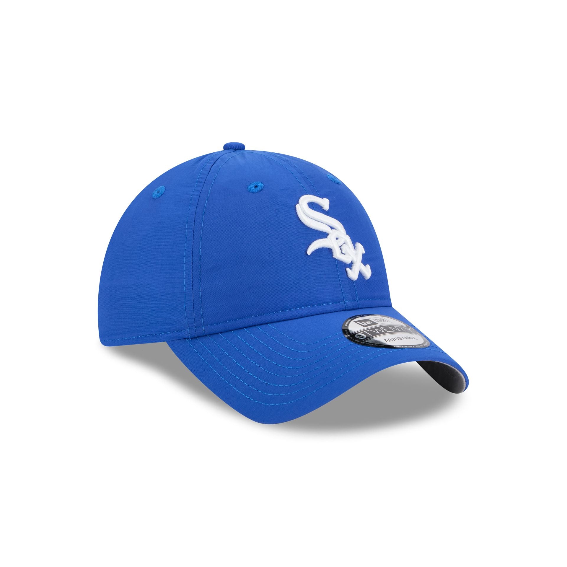 https://cdn.shopify.com/s/files/1/0601/2554/4675/files/60656390_9TWENTY_EVERYDAYNYLON_CHIWHI_LRY_3QR.jpg?v=1740520618