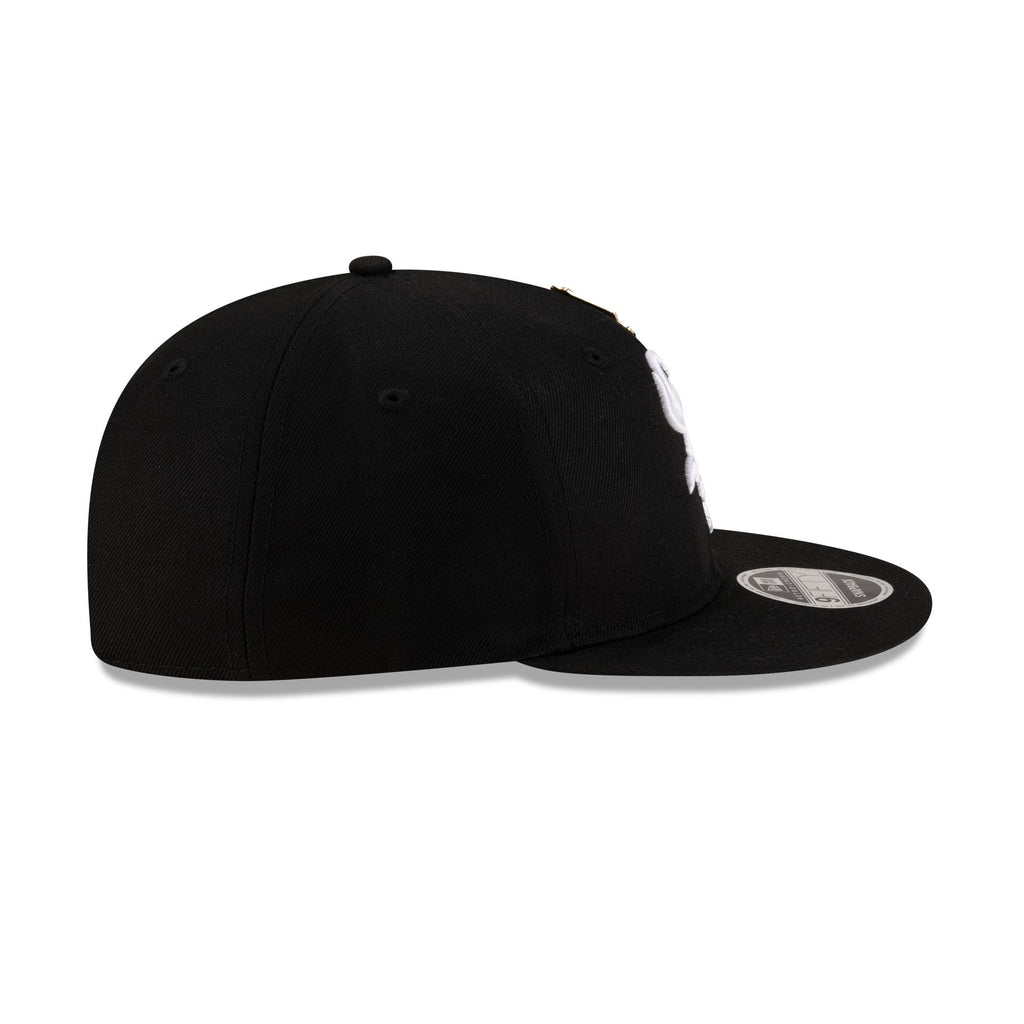 https://cdn.shopify.com/s/files/1/0601/2554/4675/files/60662278_RC9FIFTY_JRD25_CHIWHI_BLK_RSIDE.jpg?v=1741724238
