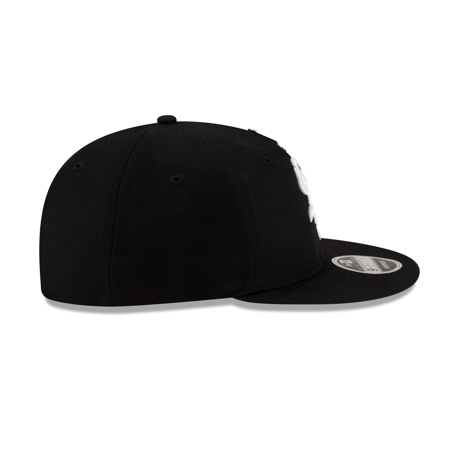 https://cdn.shopify.com/s/files/1/0601/2554/4675/files/60662278_RC9FIFTY_JRD25_CHIWHI_BLK_RSIDE.jpg?v=1741724238