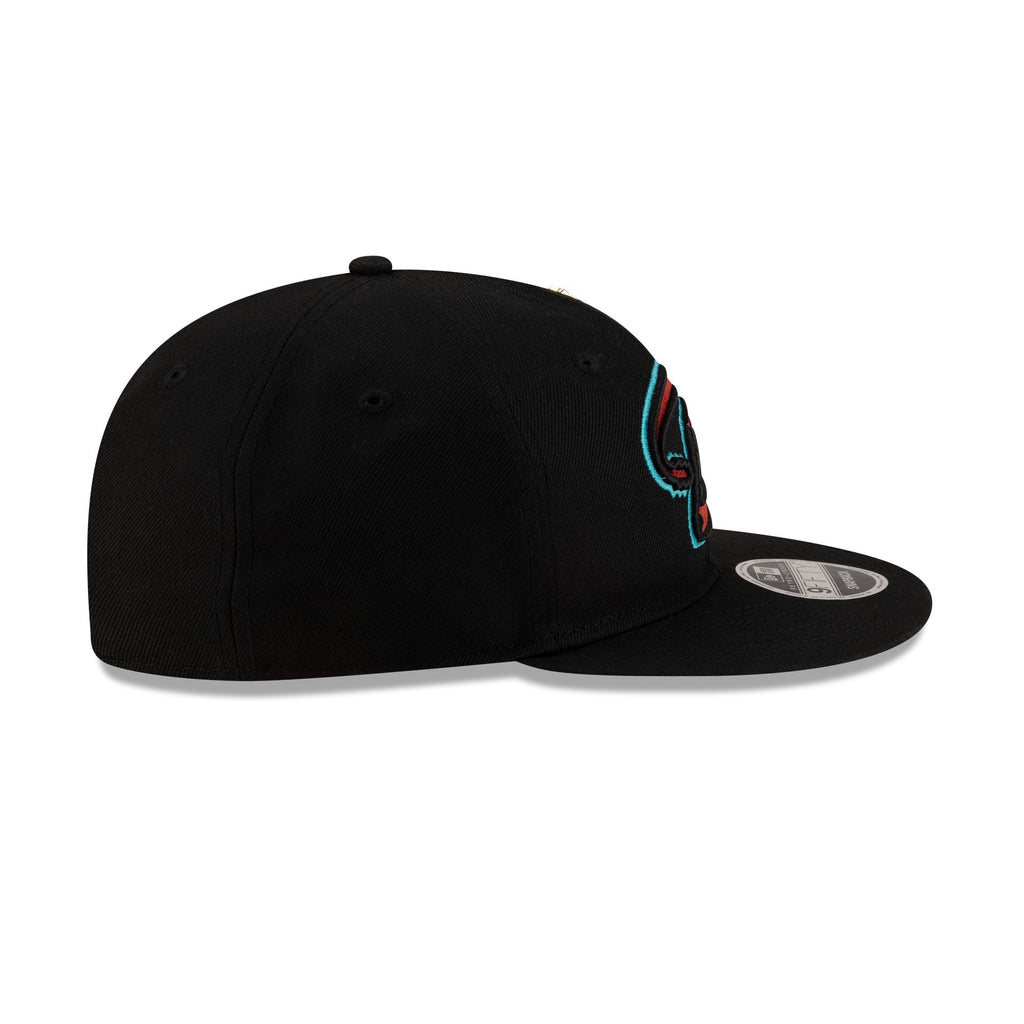 https://cdn.shopify.com/s/files/1/0601/2554/4675/files/60662283_RC9FIFTY_JRD25_ARIDIA_BLK_RSIDE.jpg?v=1741724238